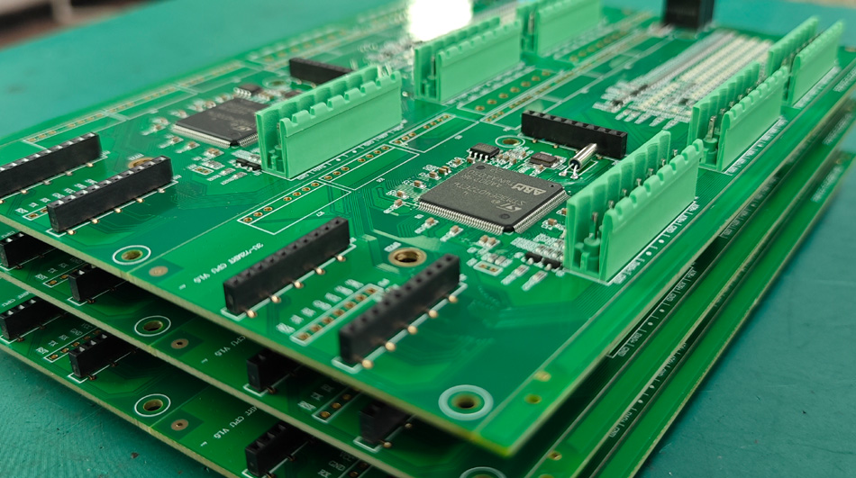 Kaip PCBA gamyklų anglies emisijos valdymas veikia gamybos sąnaudas?