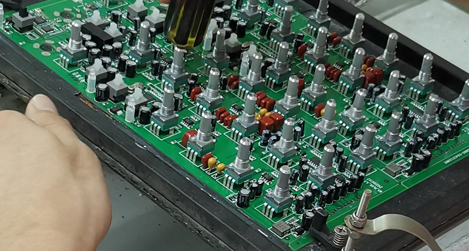 Kaip sumažinti PCBA gamyklų gamybos sąnaudas optimizuojant tiekimo grandinę?