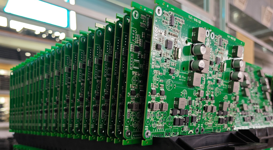 Medicinos įrangos PCBA gamyklos pajėgumų valdymas: strategijos, kaip įveikti užsakymų svyravimus